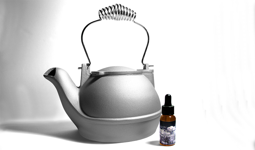 Condar moonlight silver kettle with stovescents.